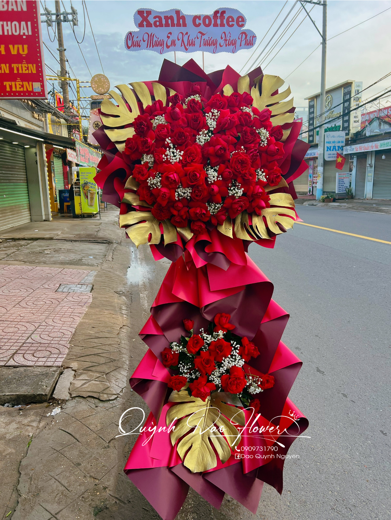 Kệ chúc mừng Đông Ba
