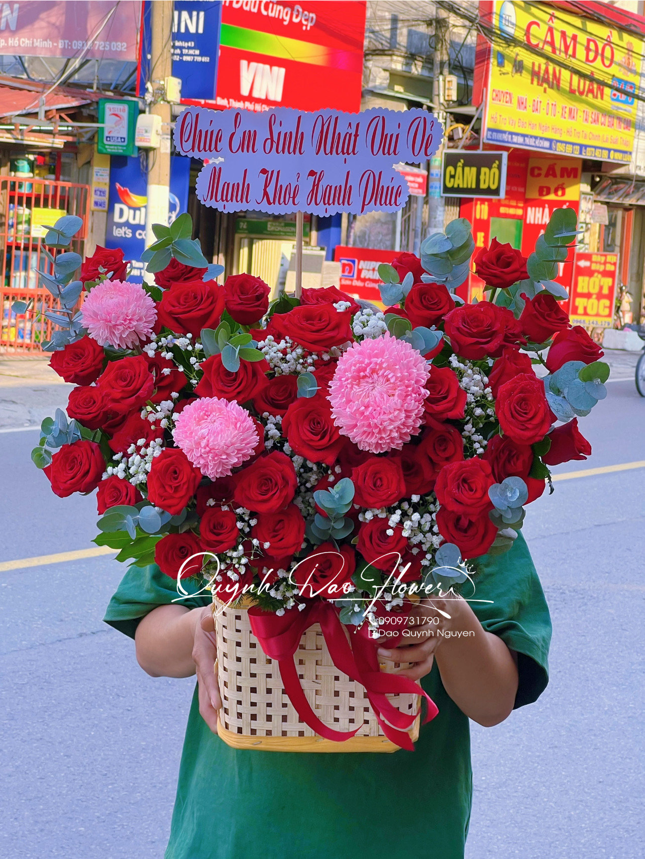 Giỏ hoa đỏ quận 12 hcm