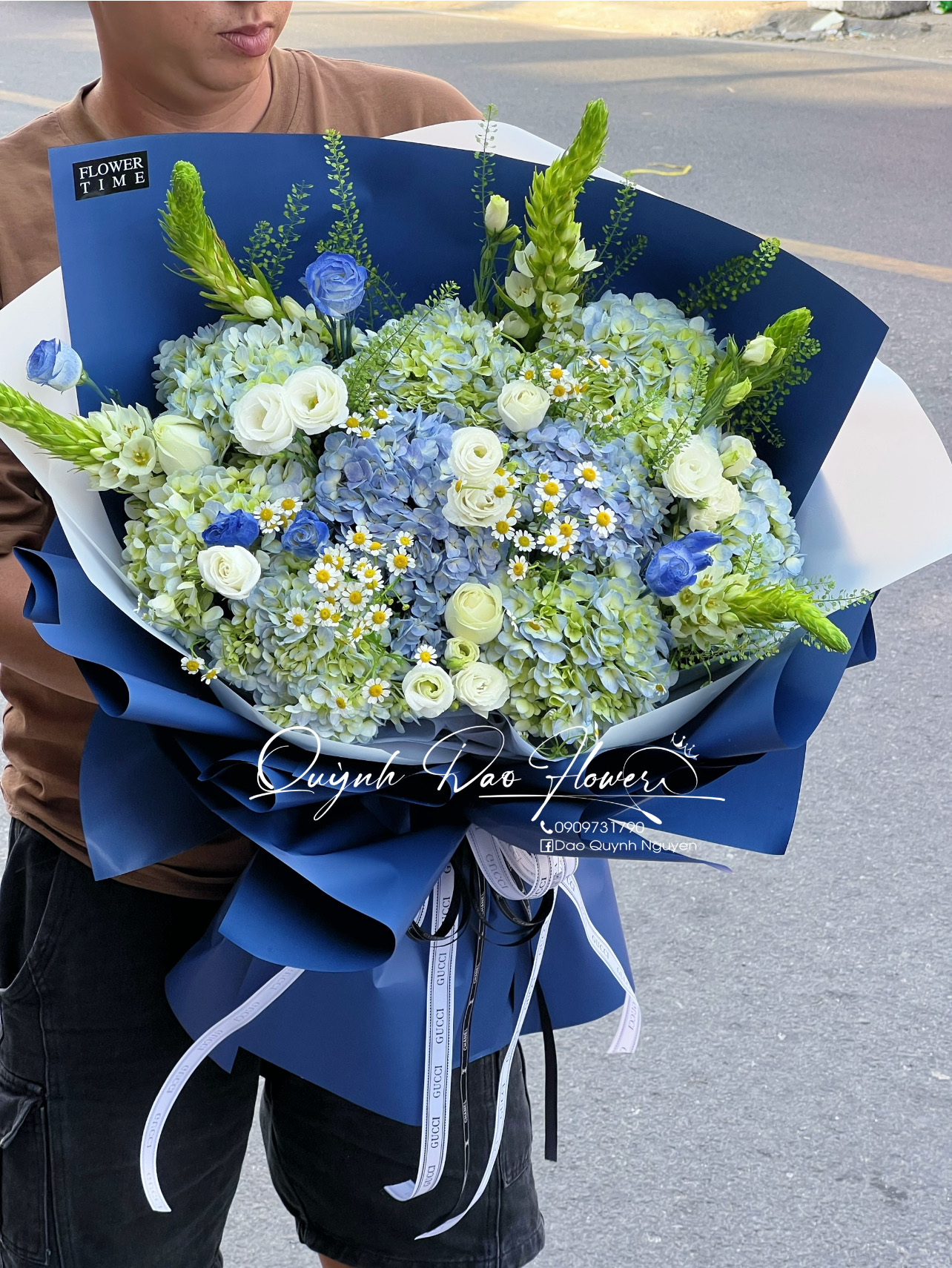 Hoa cẩm tú cầu xanh dương 