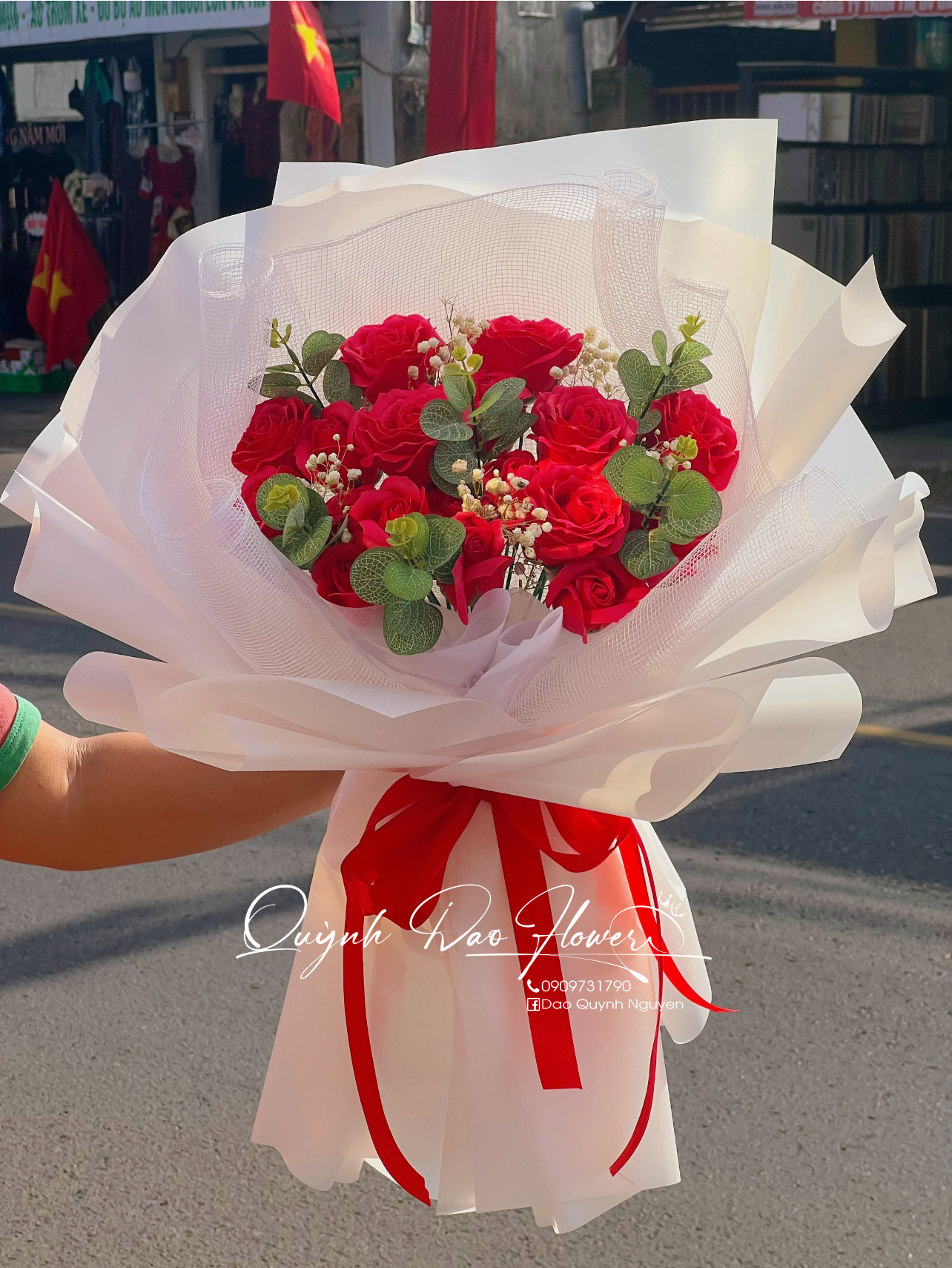 Bó hoa sáp cao cấp màu đỏ 20 bông