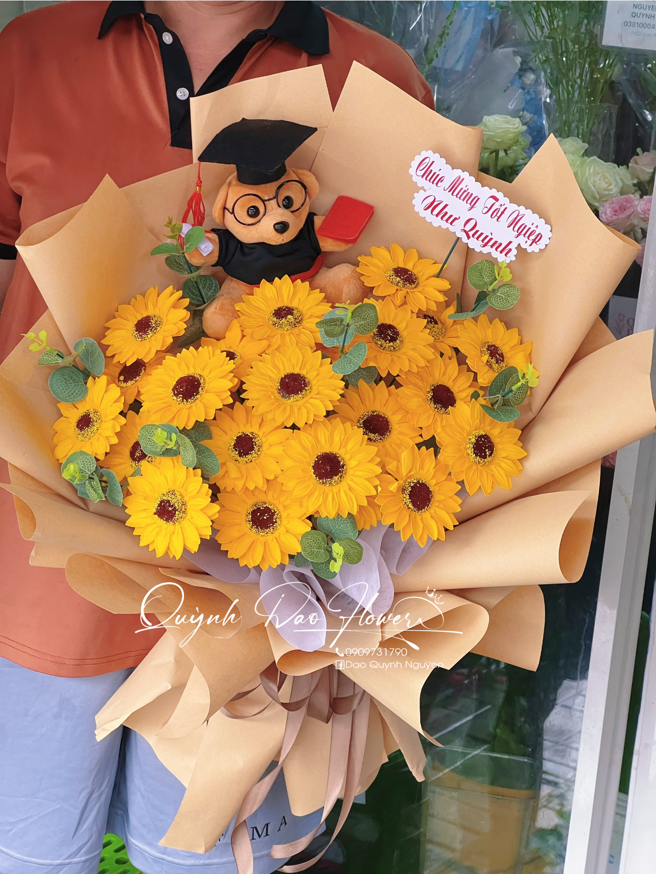 Bó hoa hướng dương vàng tốt nghiệp 