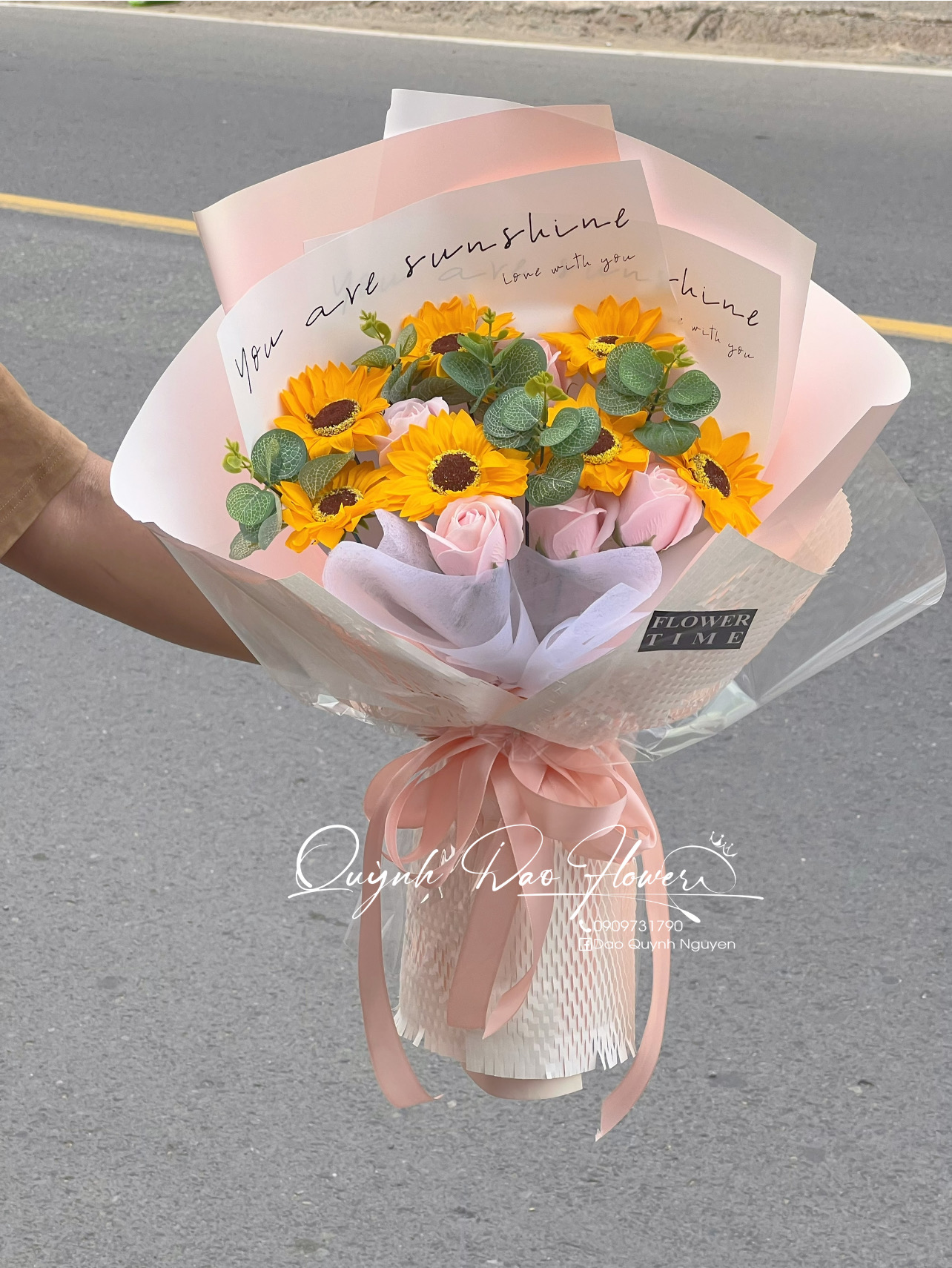 Bó hoa hương dương mix hồng kem