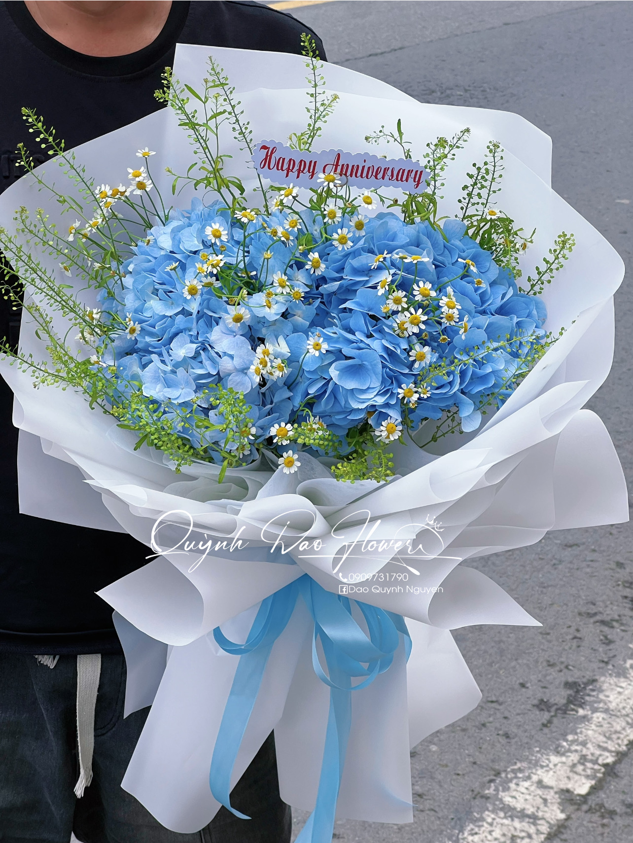 Bó hoa cẩm tú cầu xanh dương quận Bình tân