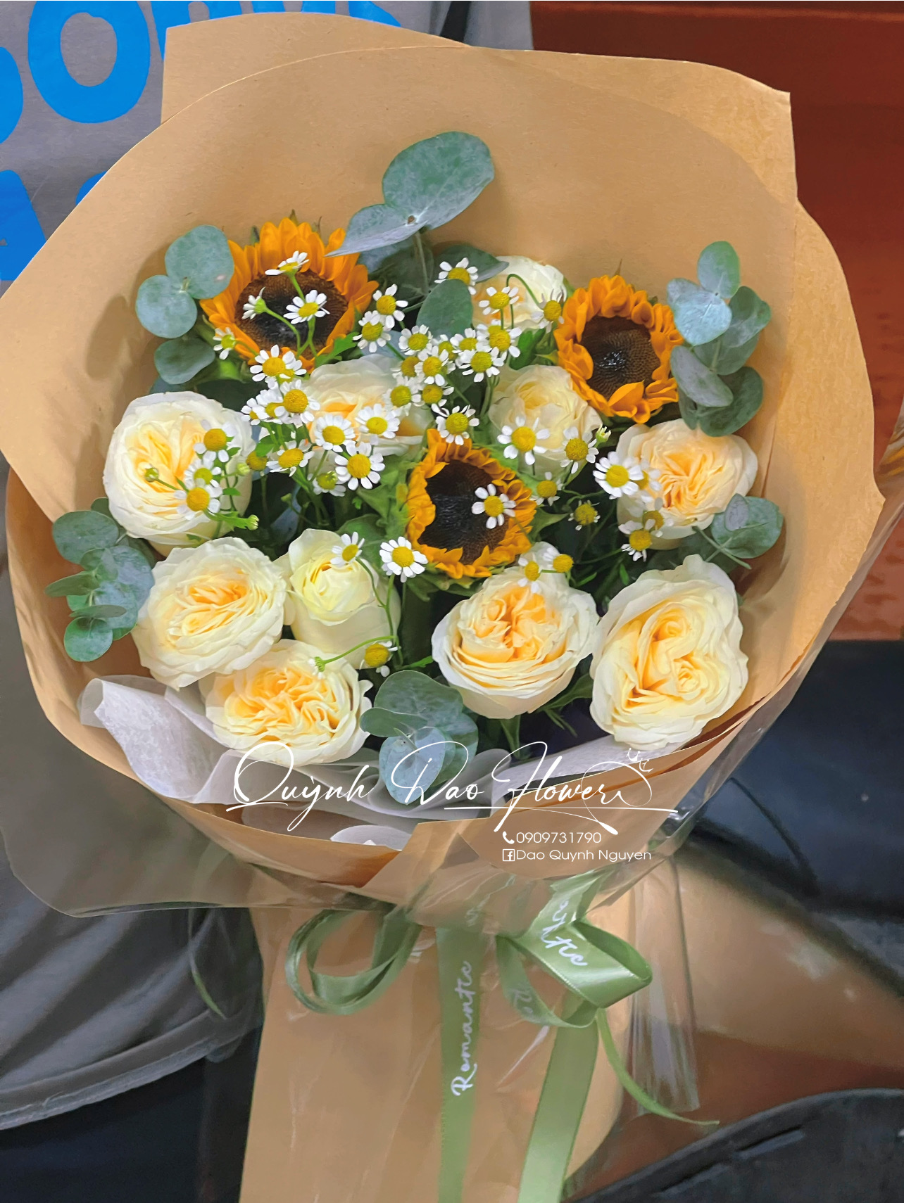 Hoa hướng dương kèm hồng