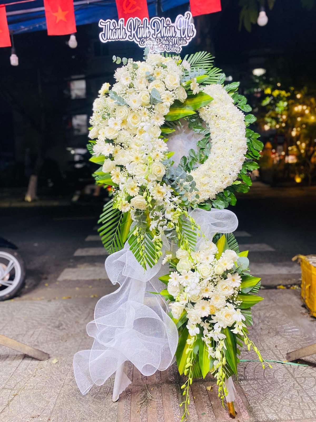 Hoa viếng đám tang quận 12