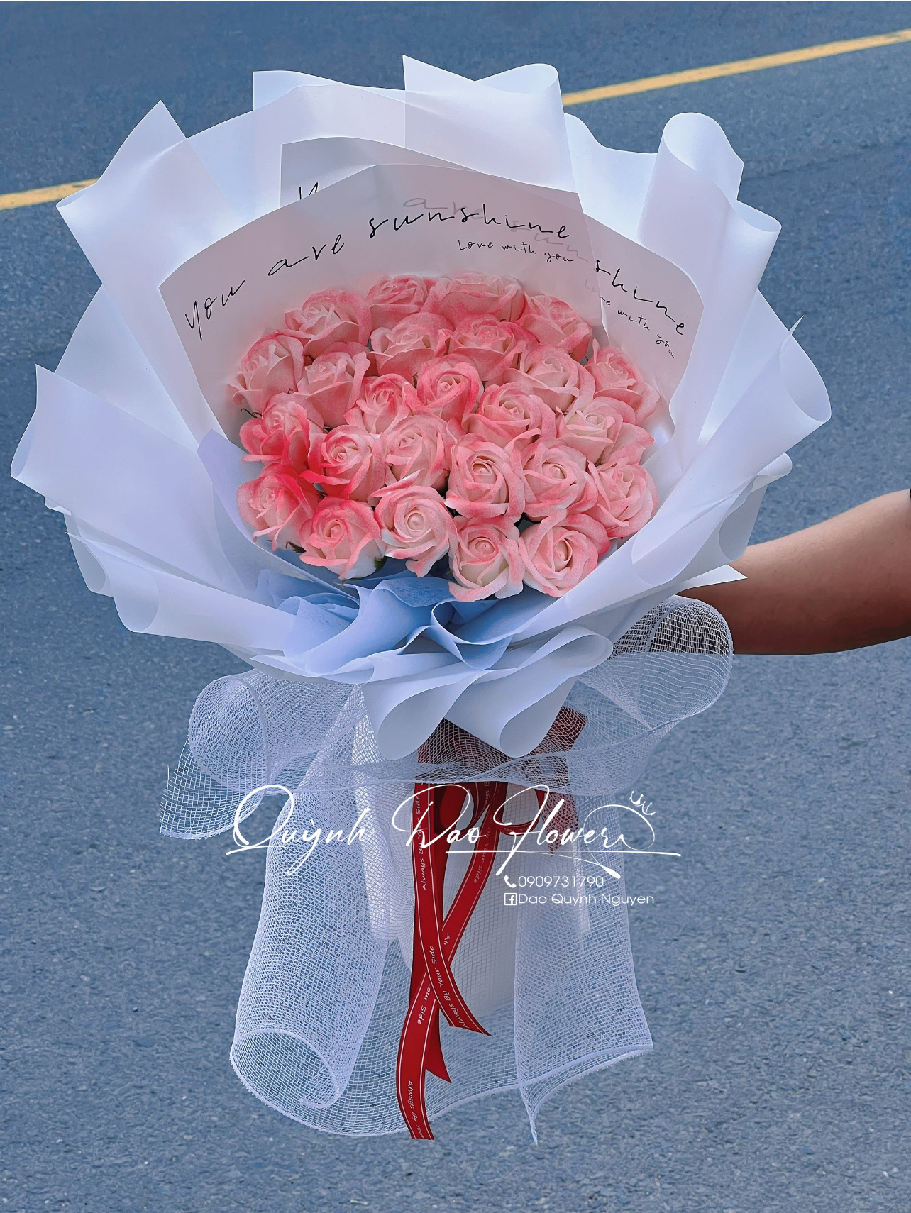 Bó hoa sáp đỏ rượu 