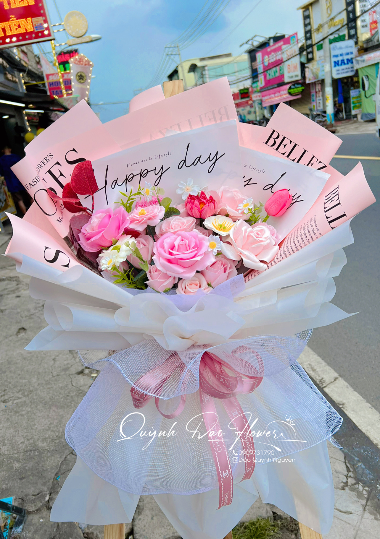 Bó hoa sáp màu hồng tặng tốt nghiệp 