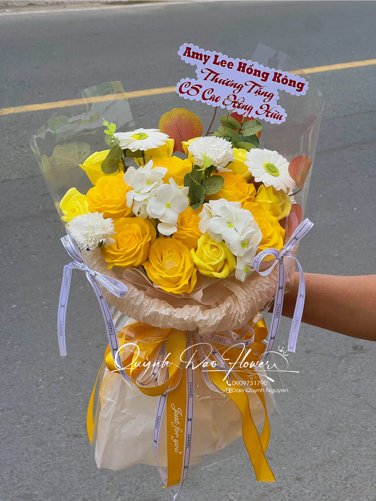 Bó hoa sáp cao cấp màu vàng 