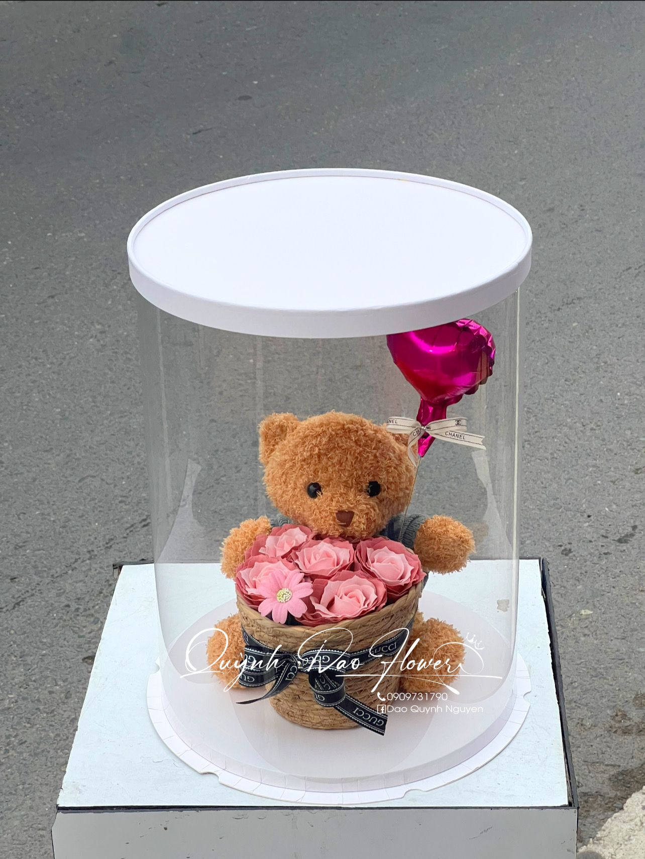 Hộp hoa gấu kèm đèn 