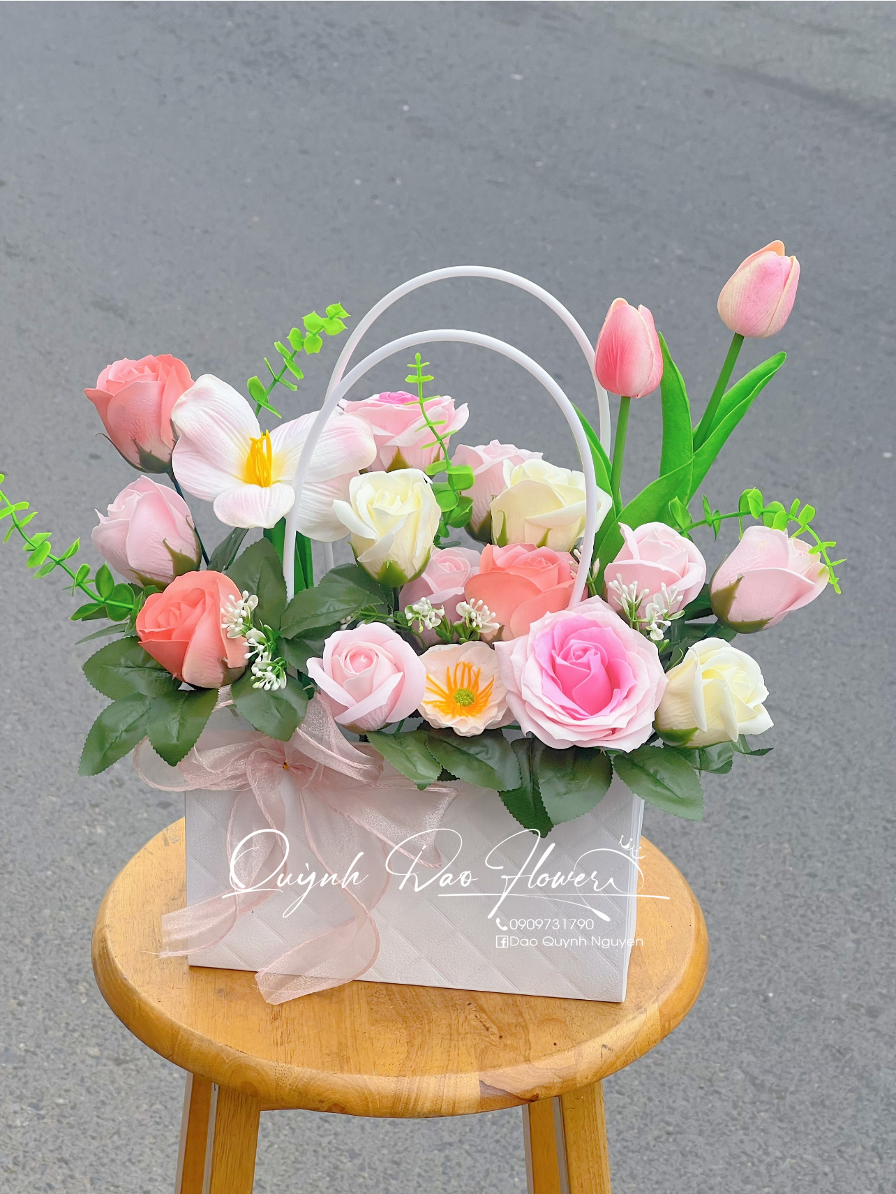 Giỏ hoa sáp cao cấp Thủ Đức 