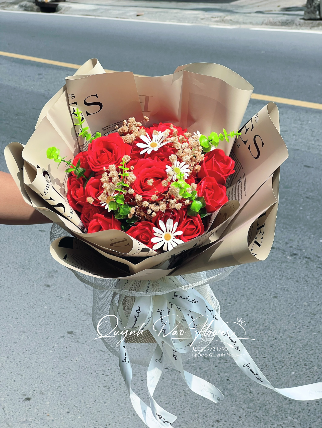 Bó hoa sáp đỏ mix baby