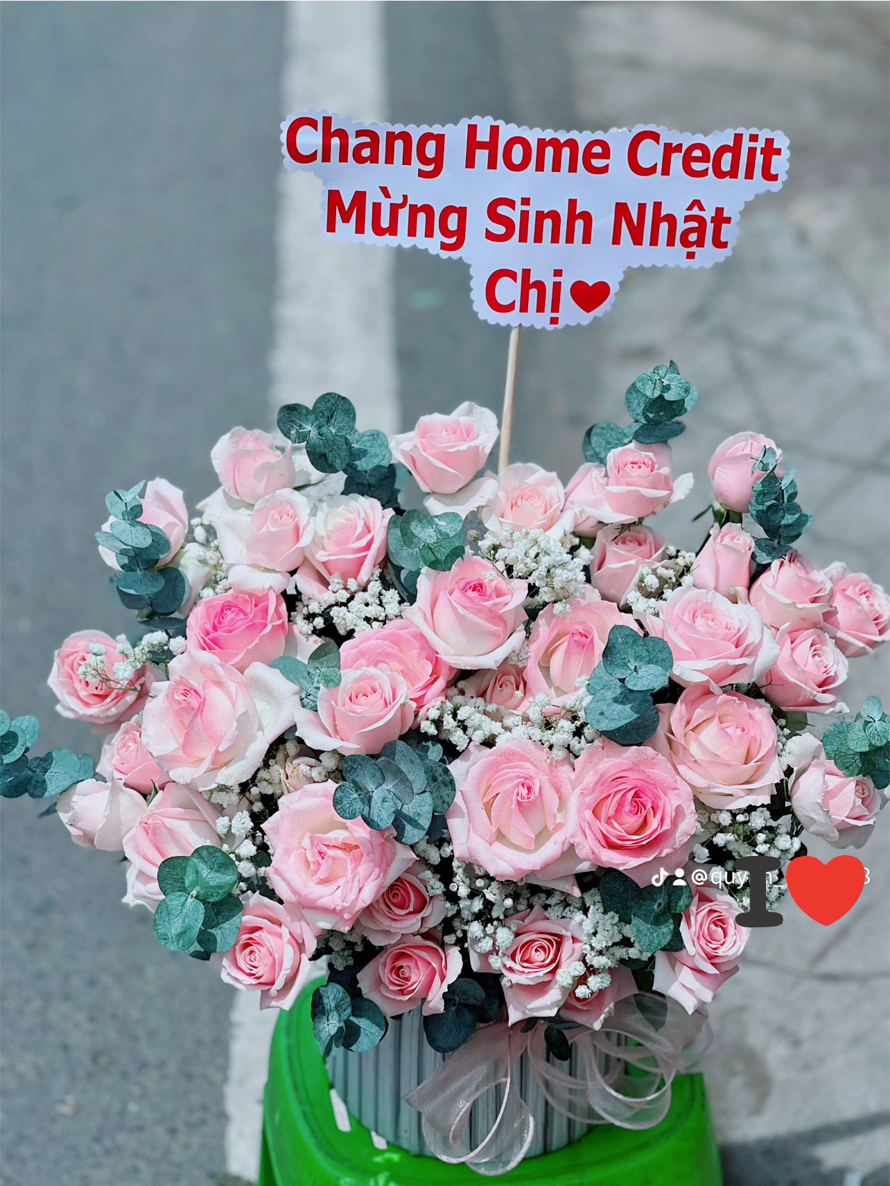 Giỏ hoa nhỏ màu Hồng để bàn 