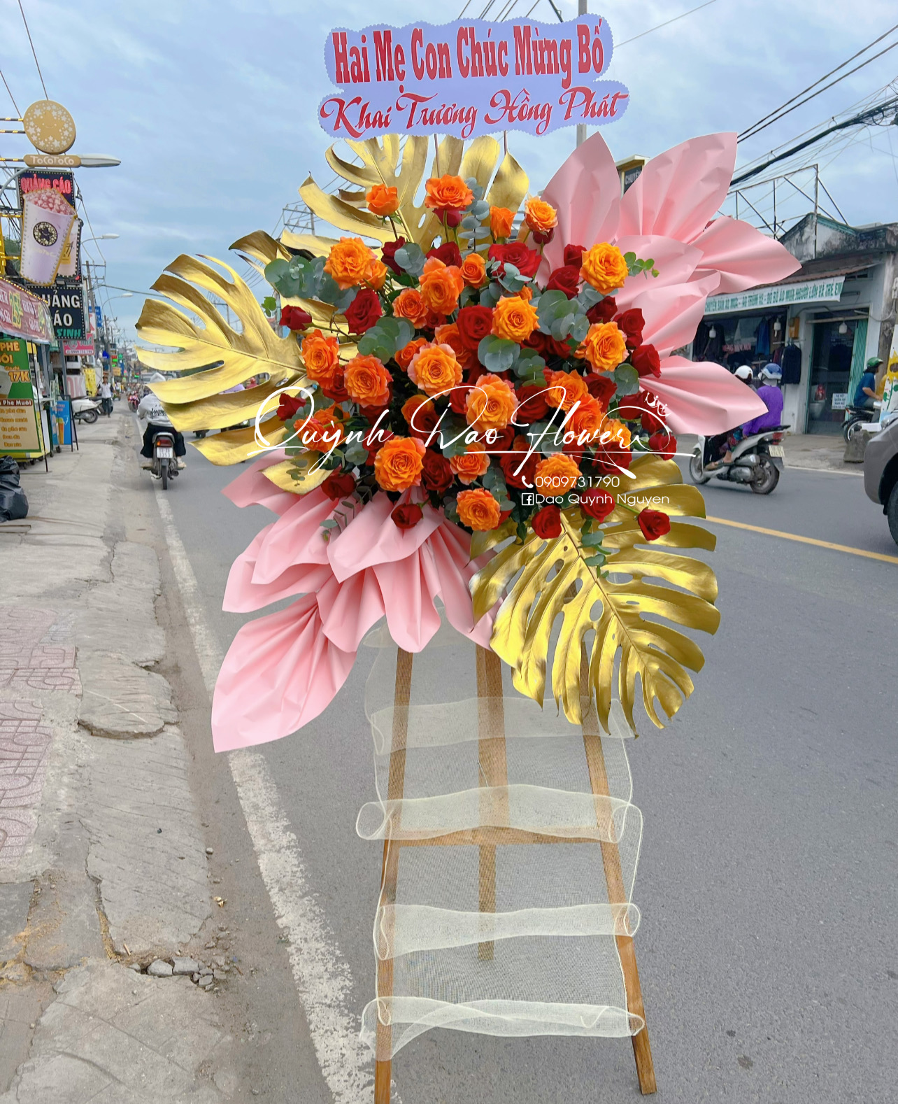 Kệ hoa khai trương hiện đại 
