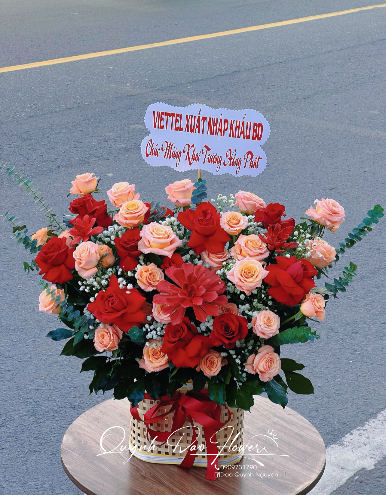 Giỏ hoa tặng khai trương to đẹp 