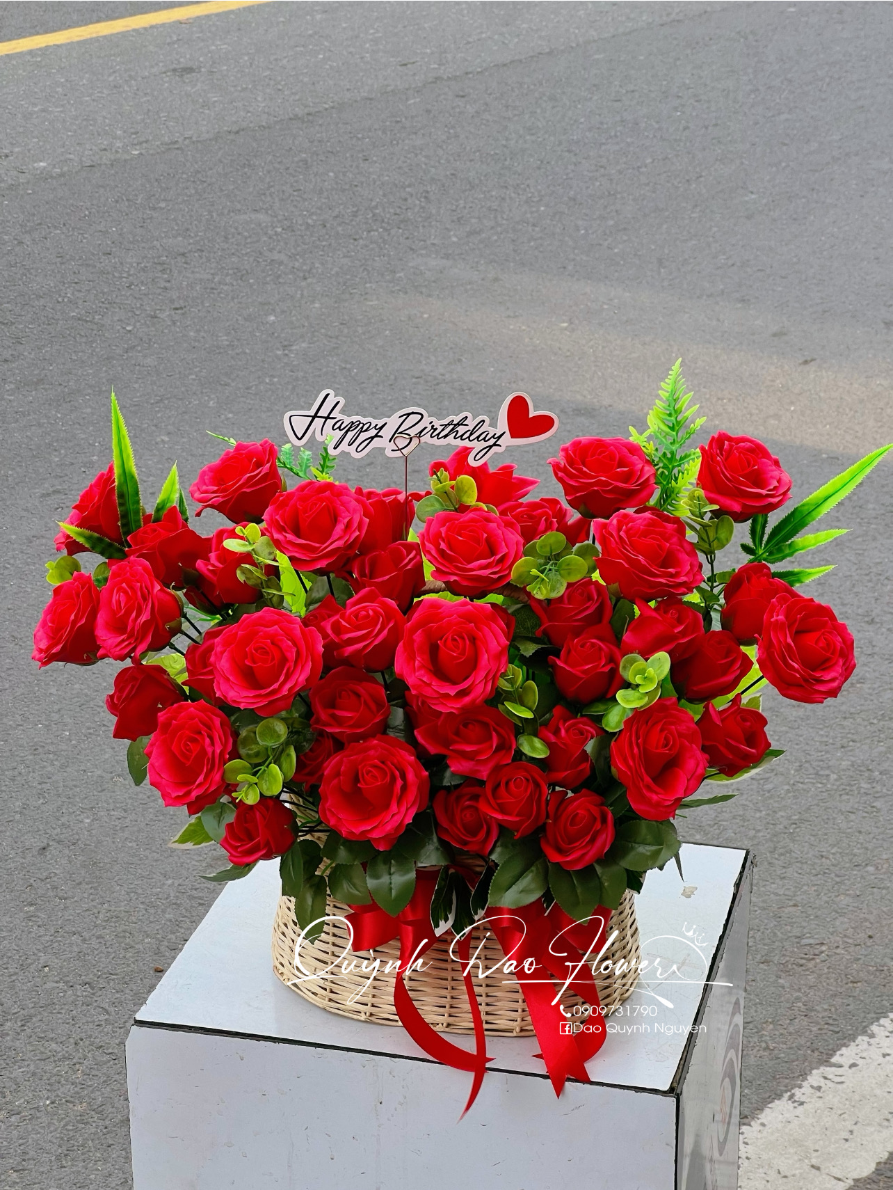 Giỏ hoa sáp đỏ 