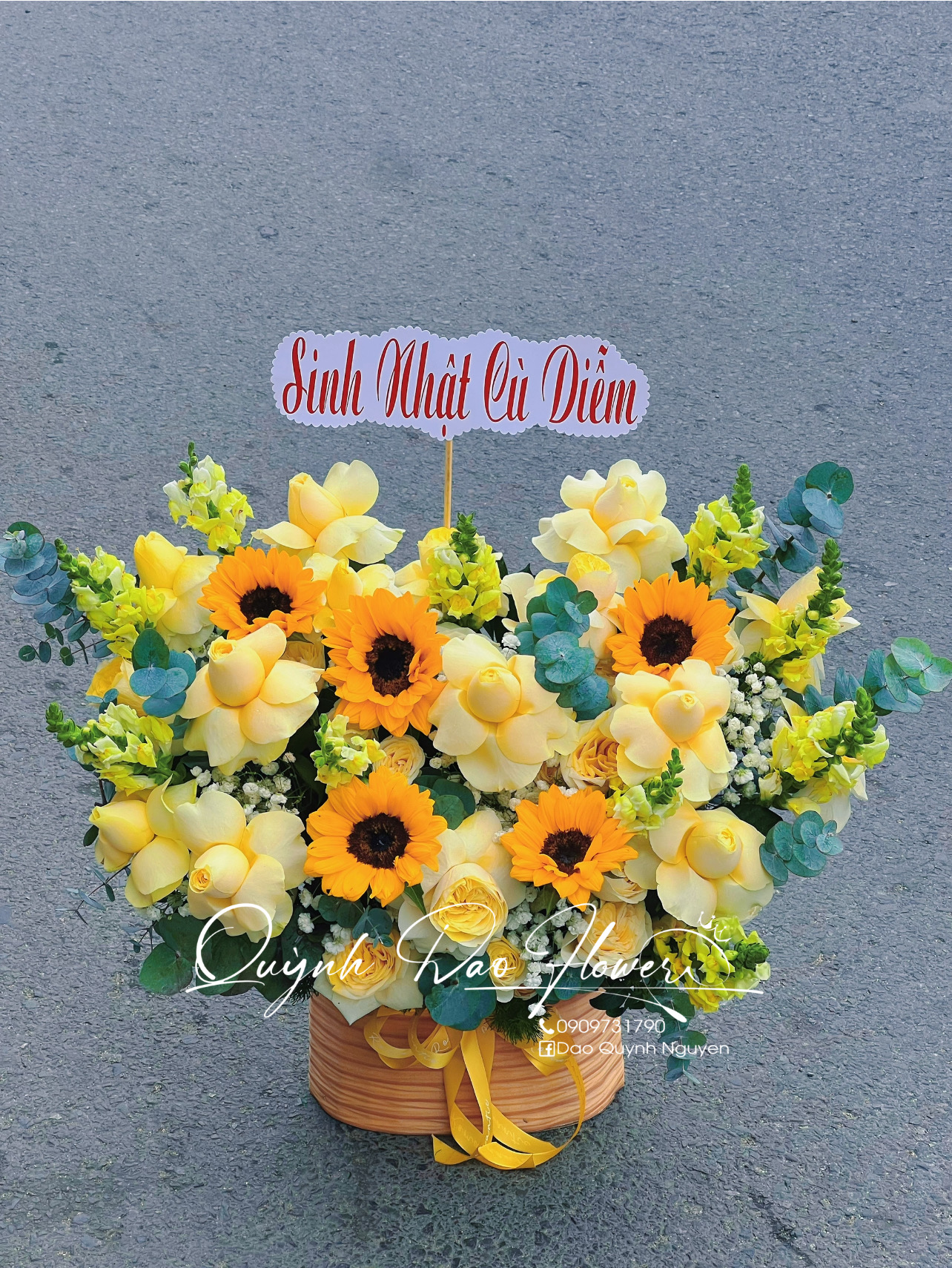 Giỏ hoa sói vàng 