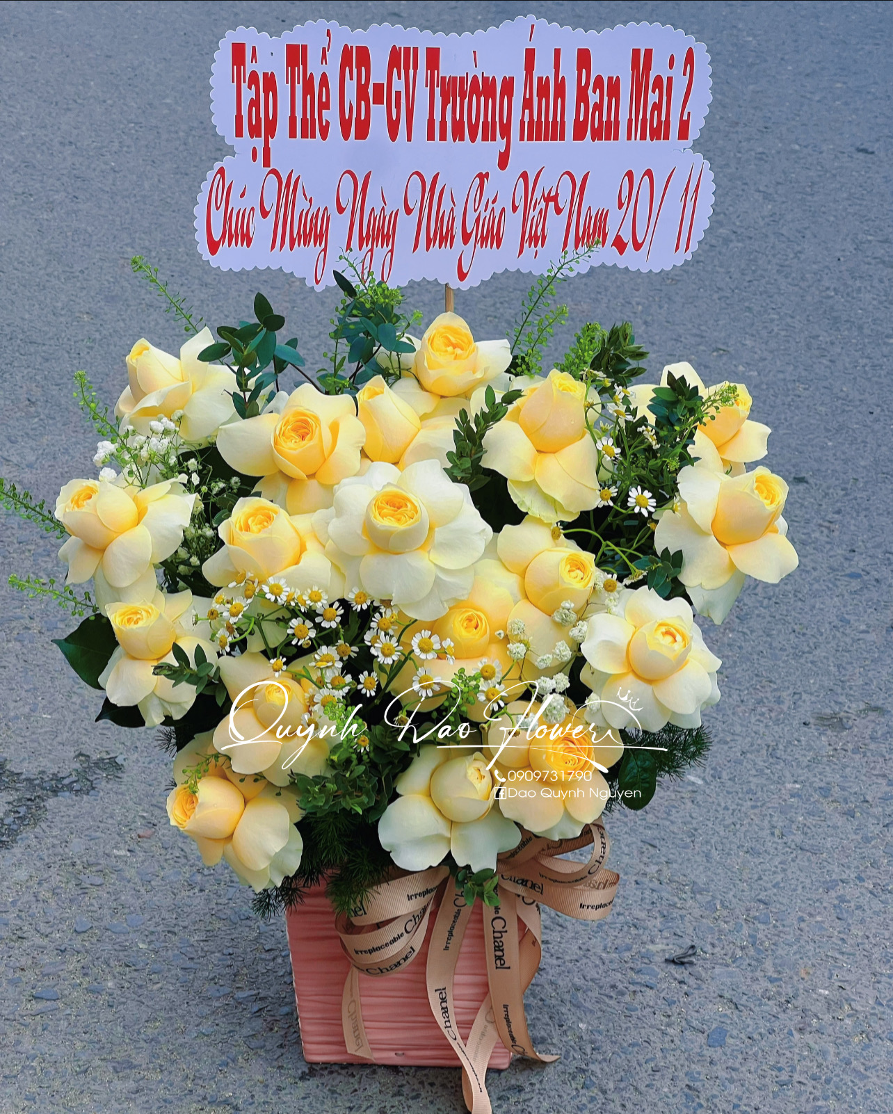 Giỏ hoa vàng Victor  thủ Đức 