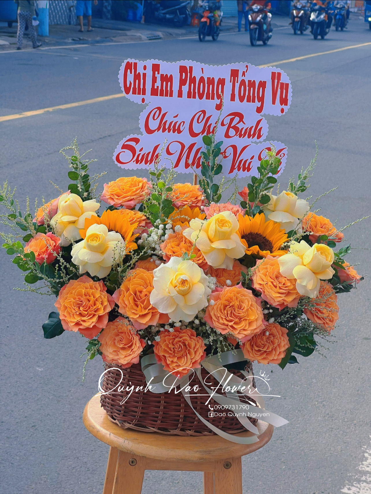Giỏ hoa camprit 