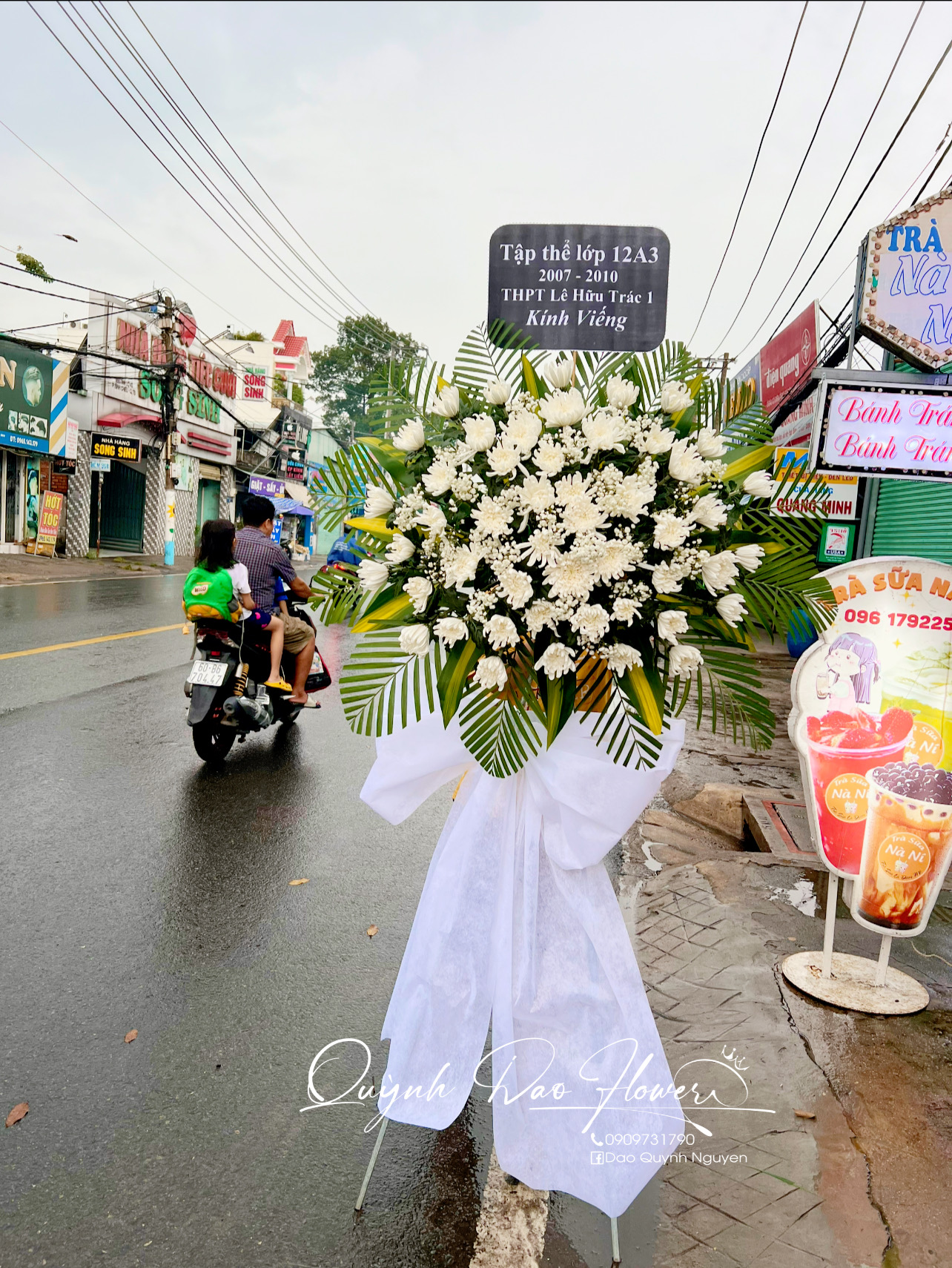 Kệ viếng 1 tầng hoa cúc trắng 