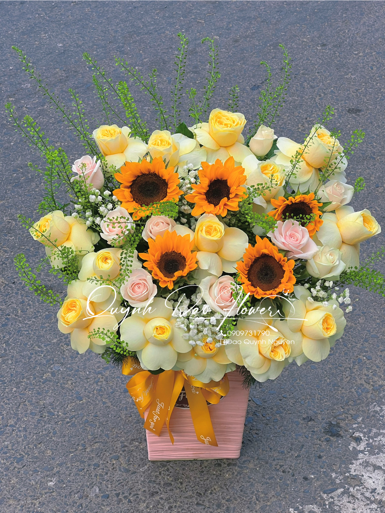 Giỏ hoa chúc mừng hướng dương 