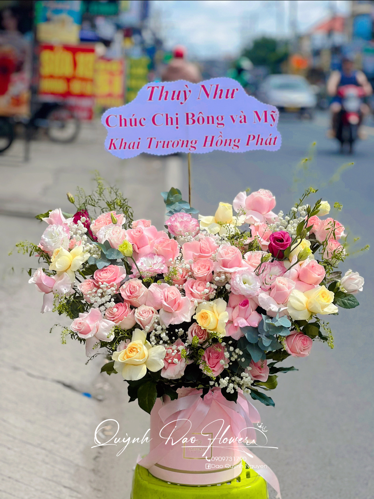 Giỏ hoa tone Hồng nhẹ nhàng 
