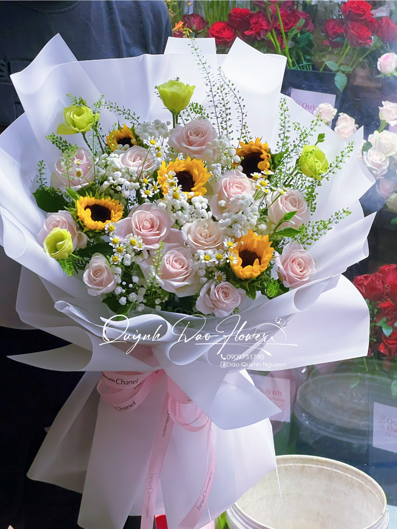 Bó hoa hồng kem mix hướng dương 