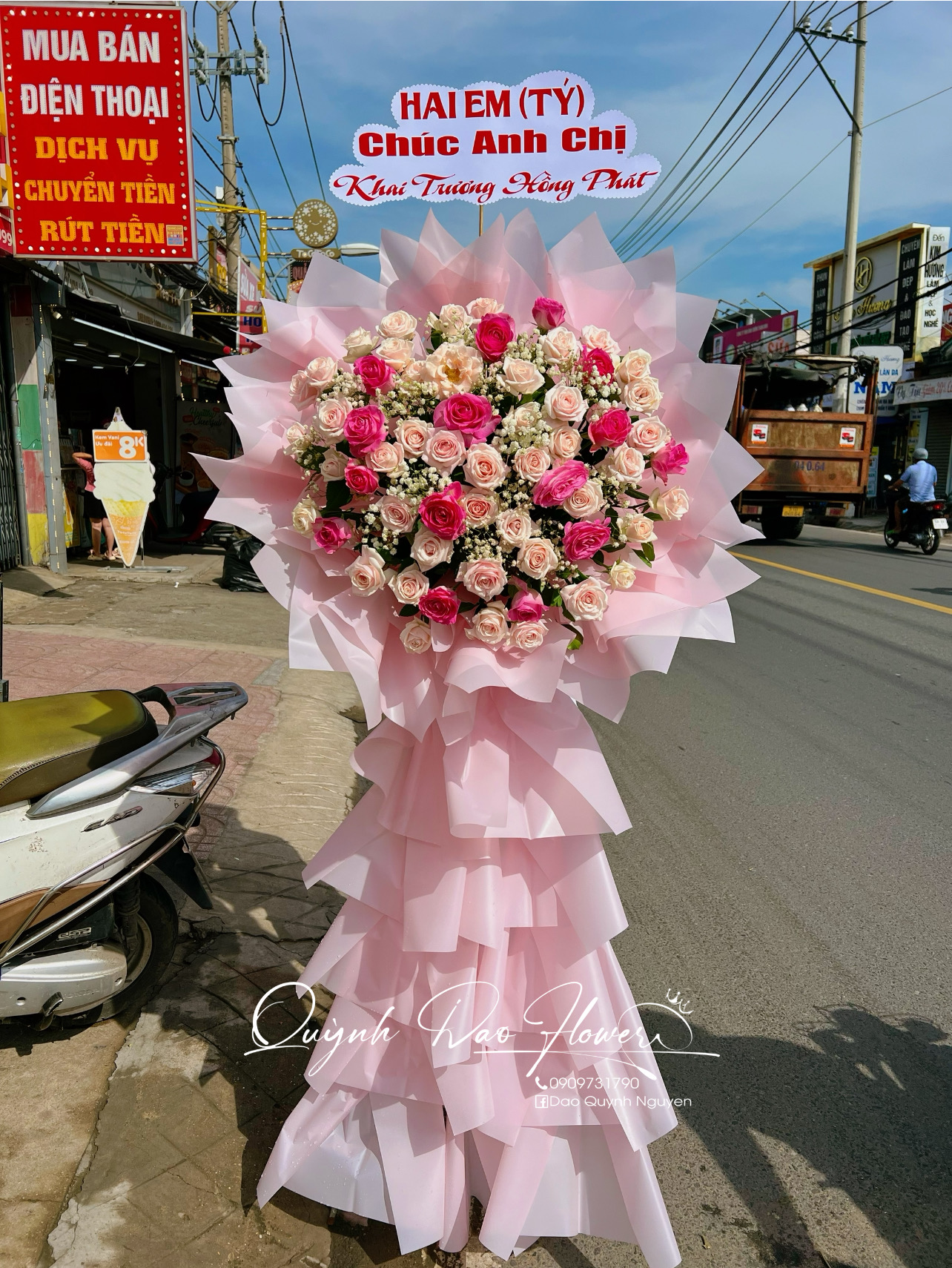 Kệ khai trương màu Hồng 