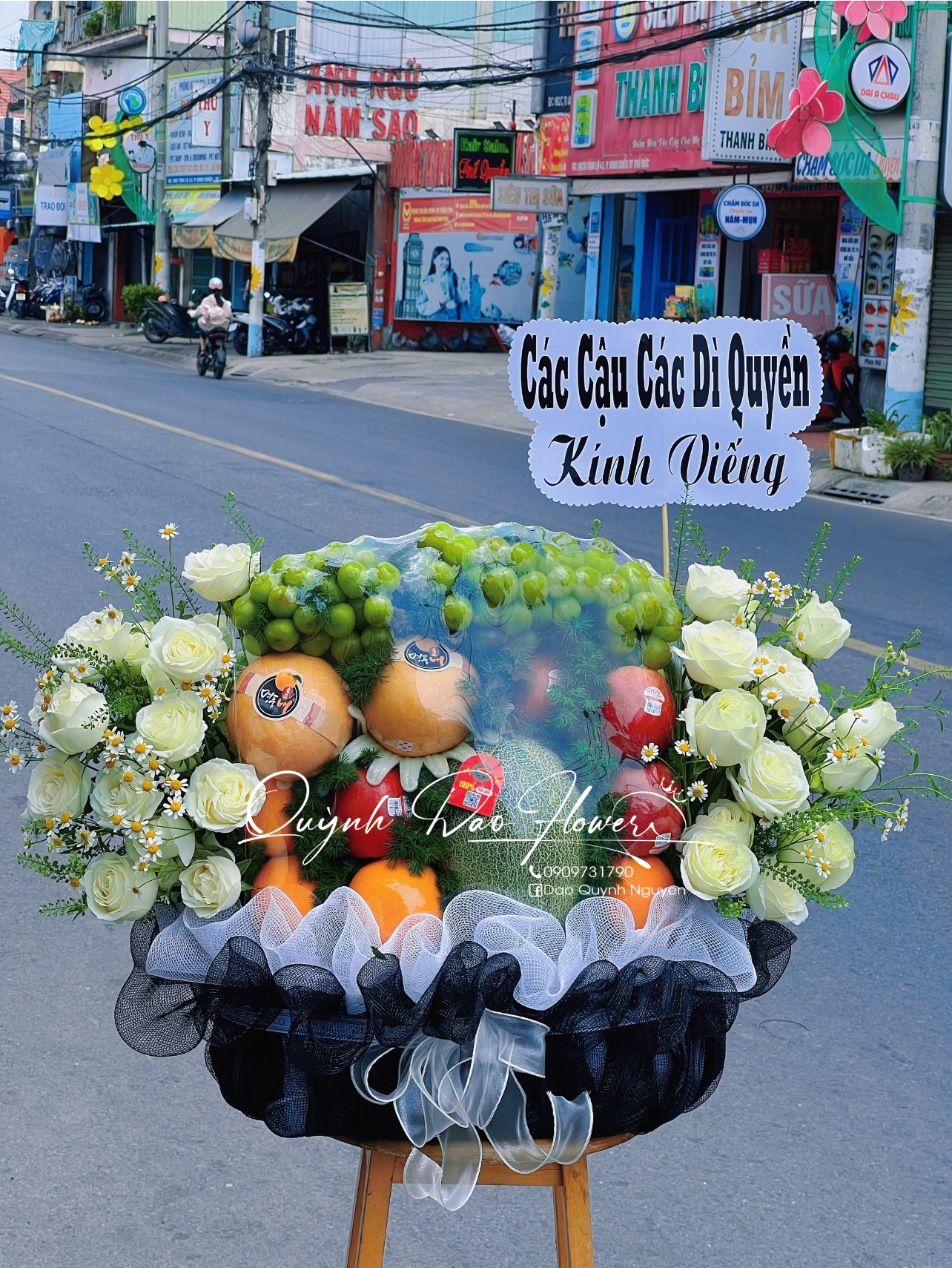 Giỏ trái cây kính viếng 