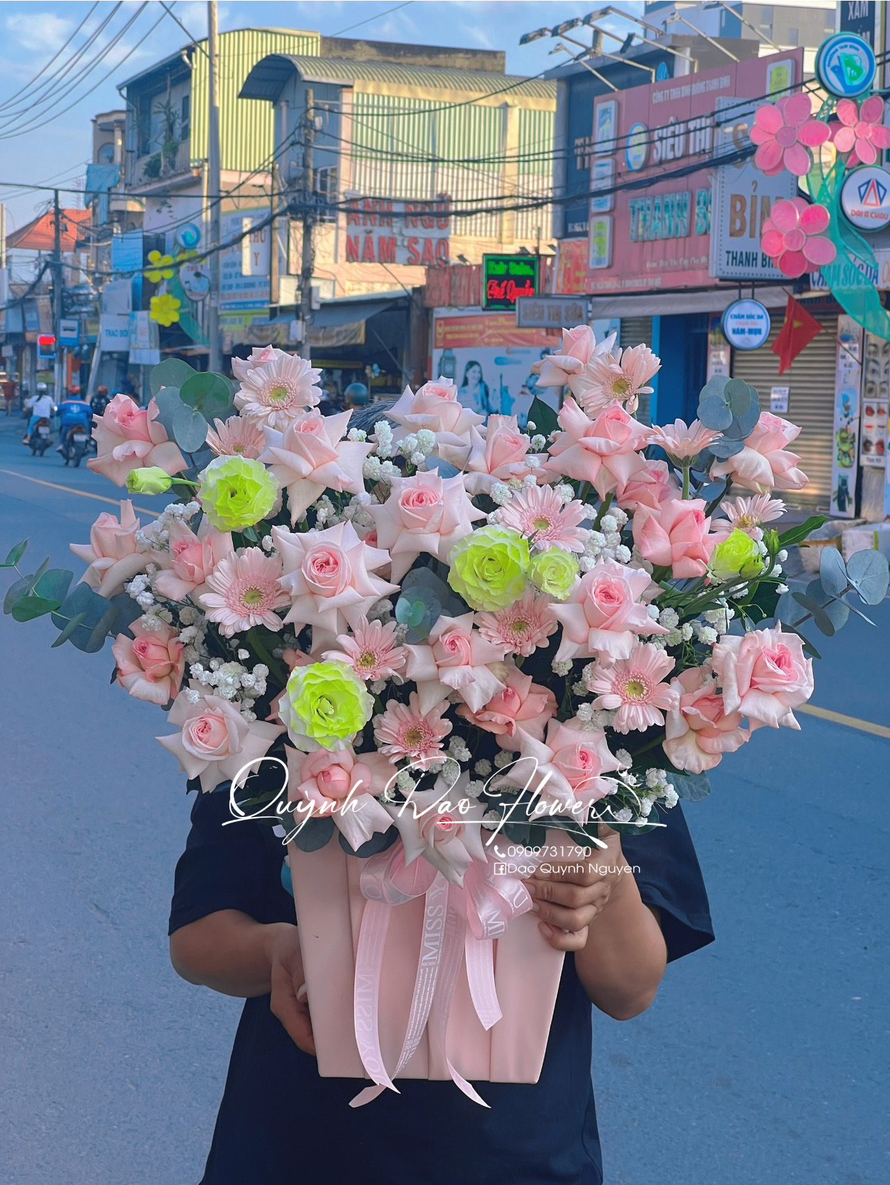 Giỏ hoa hồng tặng mẹ