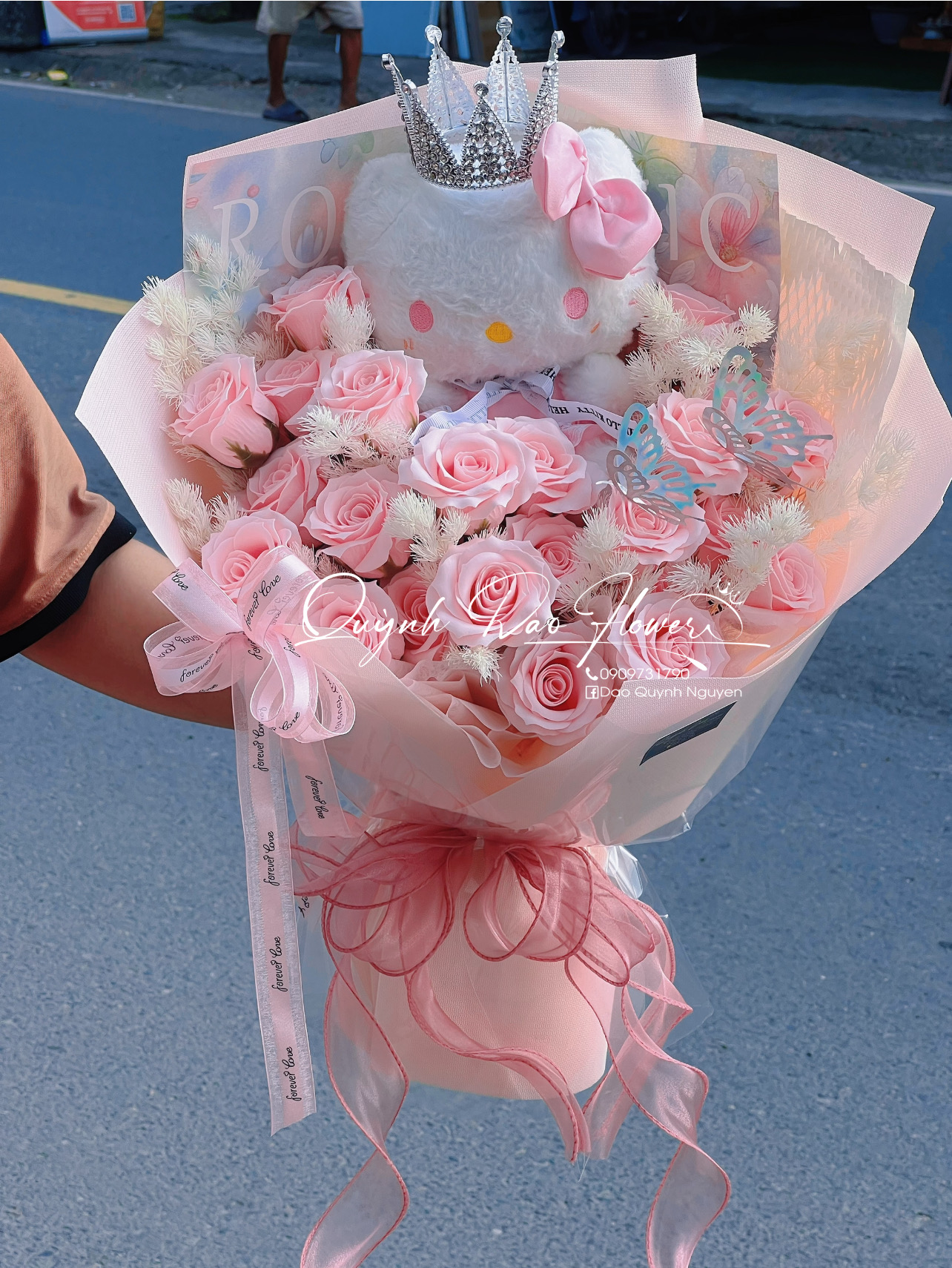 Bó hoa sáp cao cấp hello kitty màu hồng 
