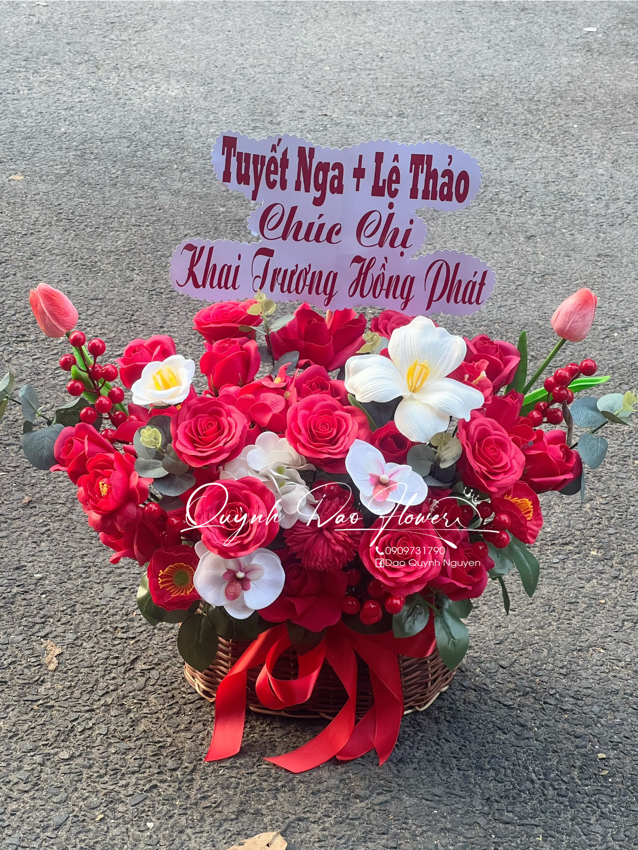 Giỏ hoa sáp đỏ tặng khai trương Bình Dương 