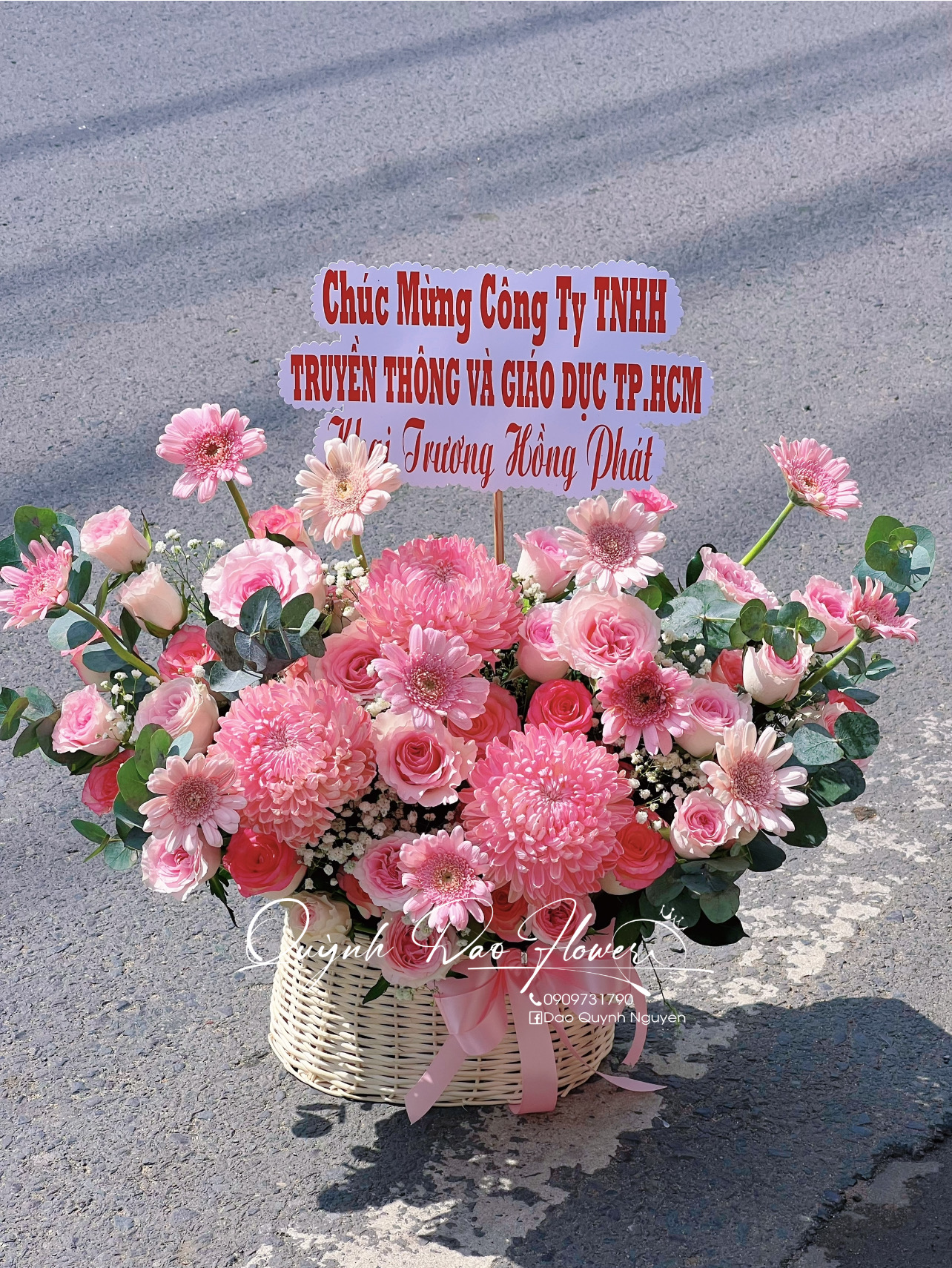 Giỏ hoa mẫu đơn quận 12