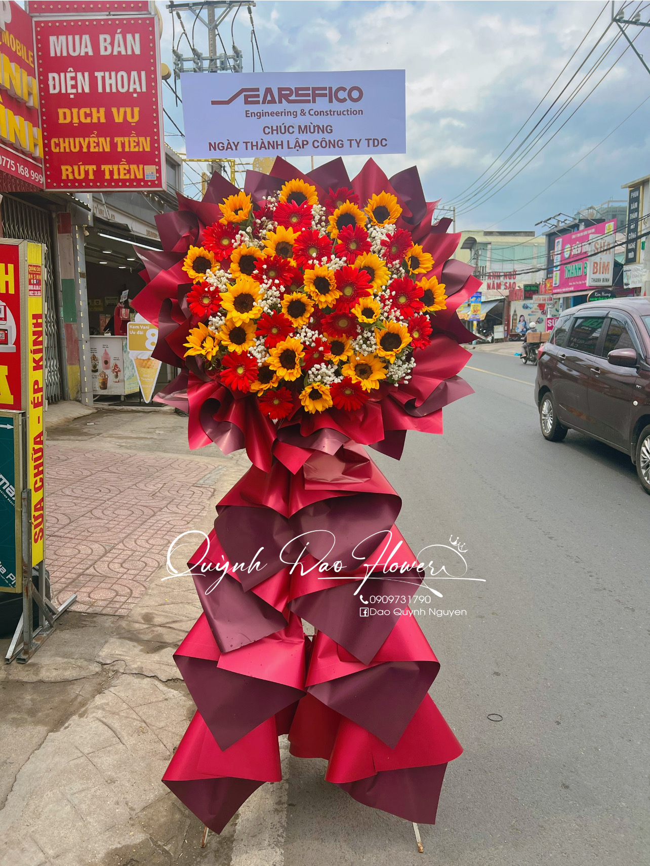 Kệ khai trương hướng dương mix hoa đồng tiền 