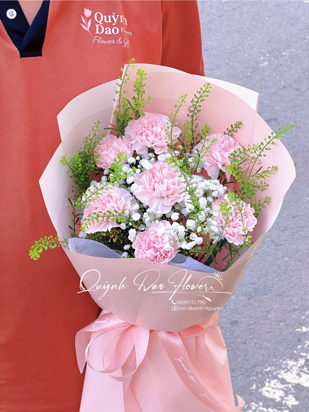 Bó hoa cẩm chướng nhỏ