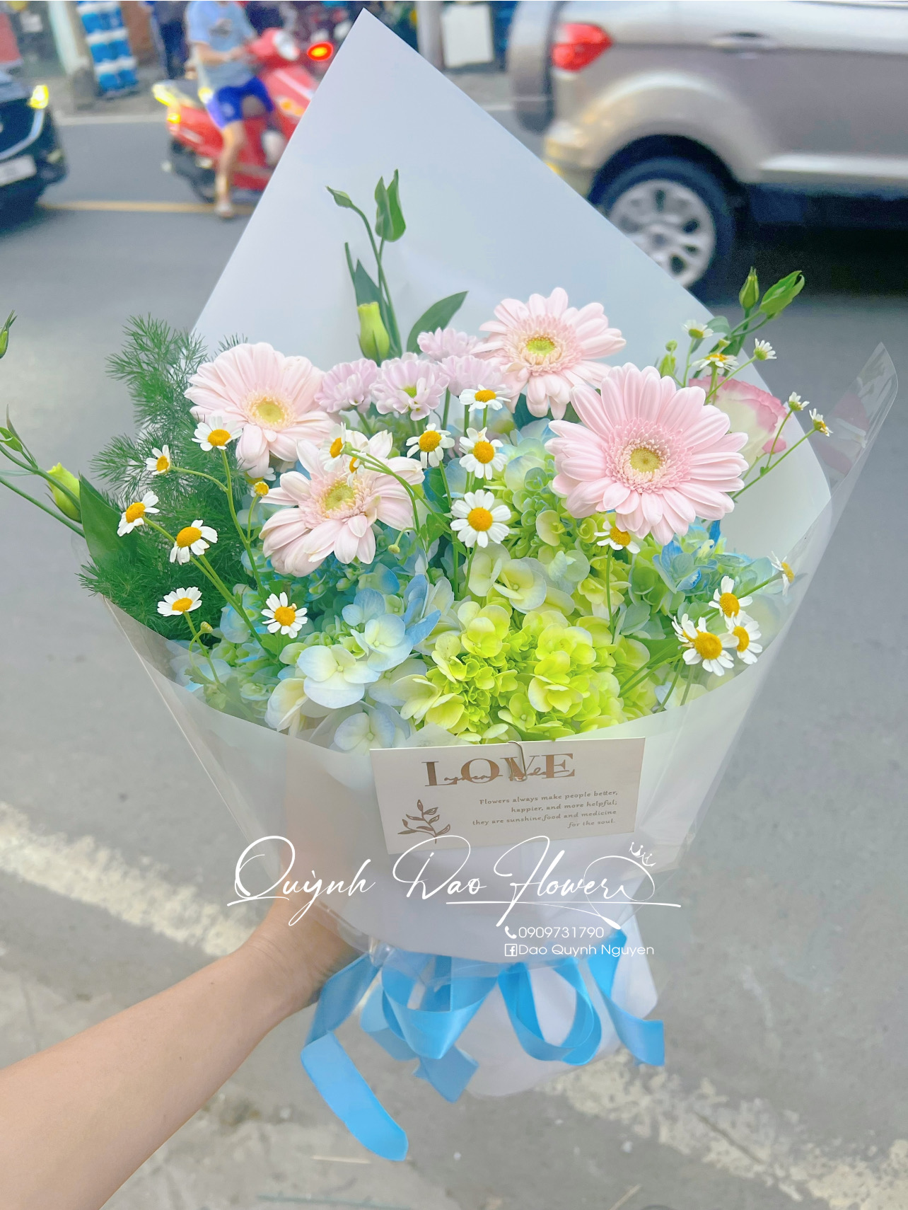 Bó hoa mix tone xanh lá thủ Đức 