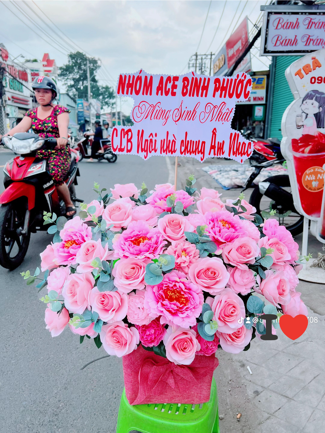Giỏ hoa lụa, hoa vải tặng khai trương 