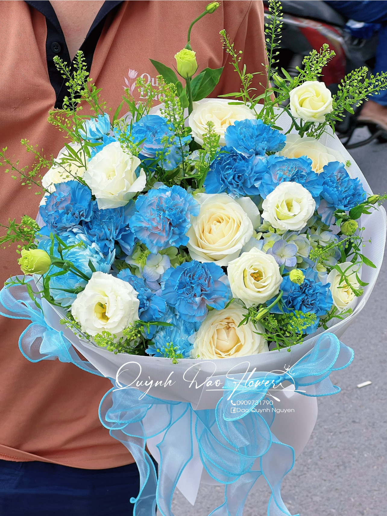 Bó hoa hồng xanh dương quận 12