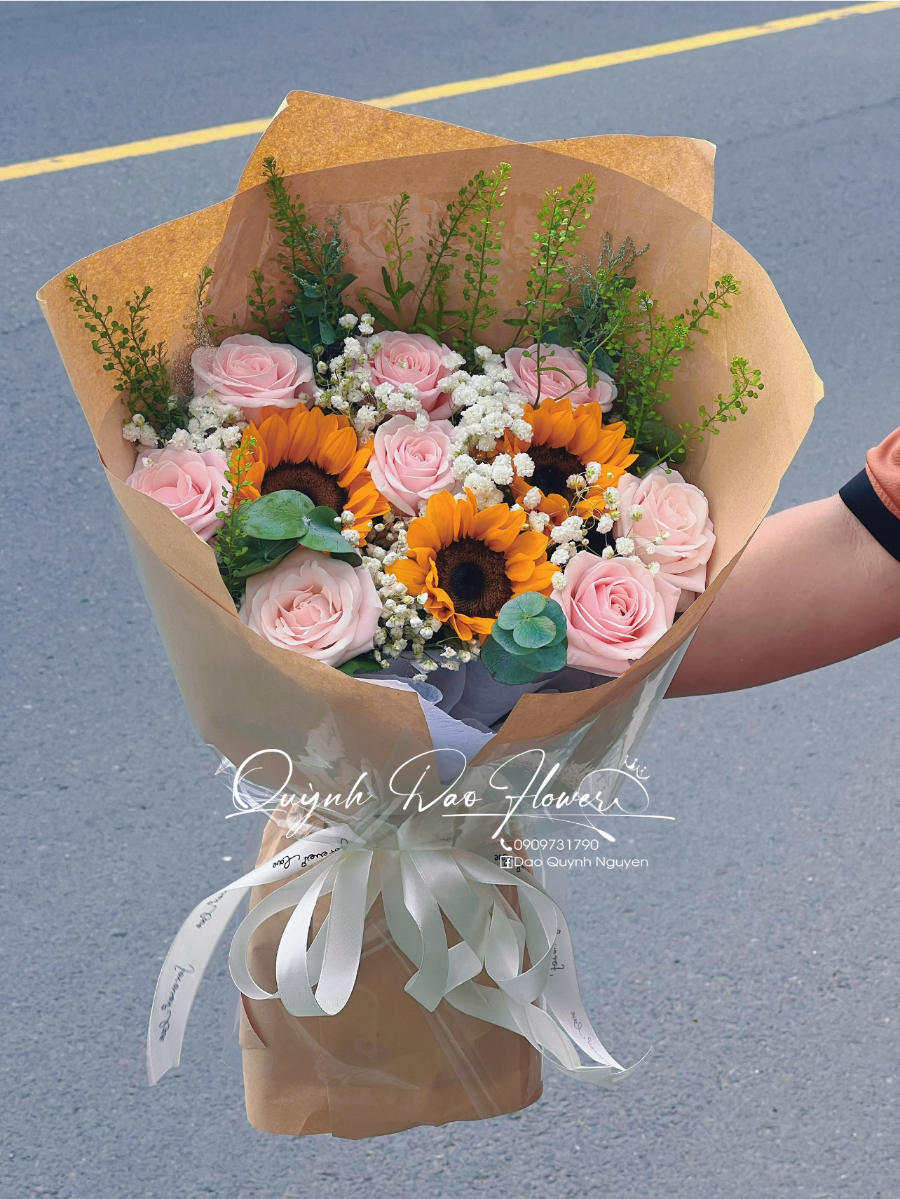 Hoa tốt nghiệp làng đại học 