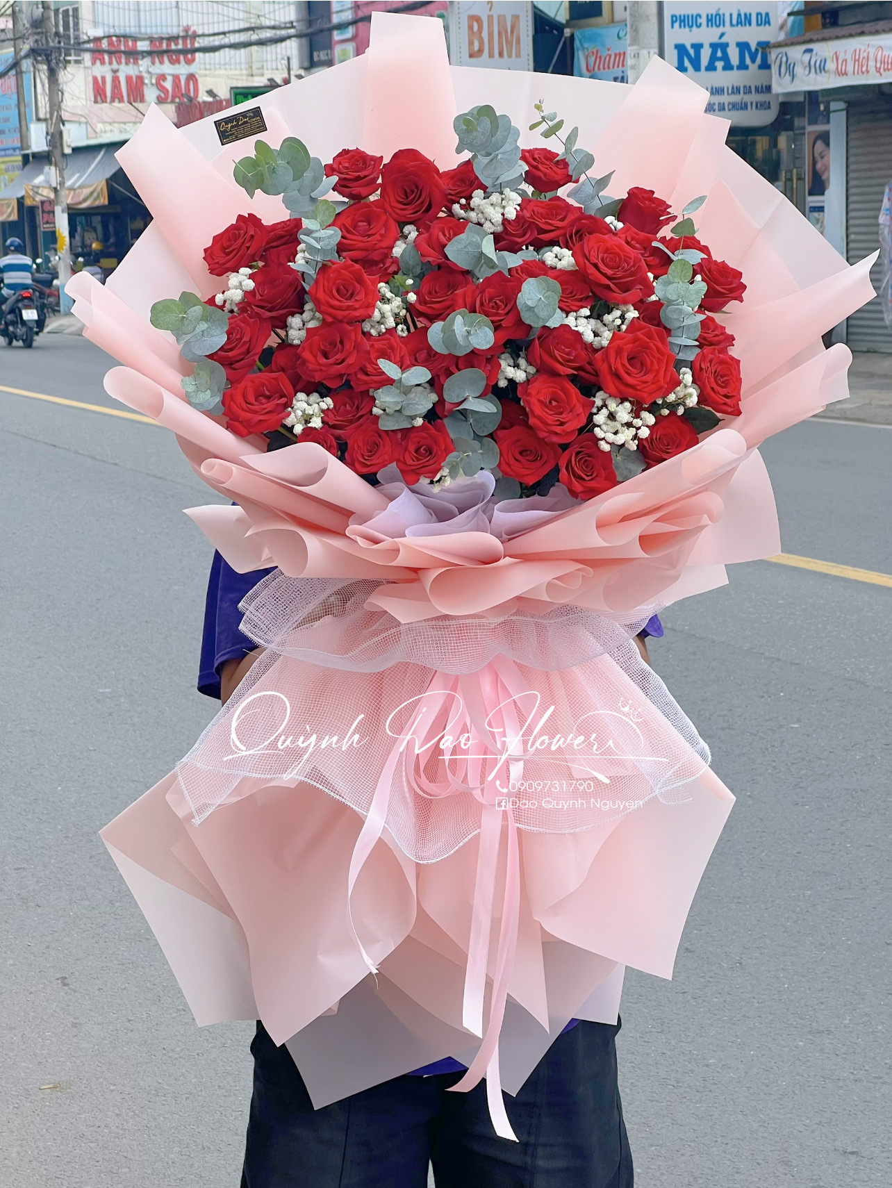 Bó hoa khổng lồ Thủ Đức 