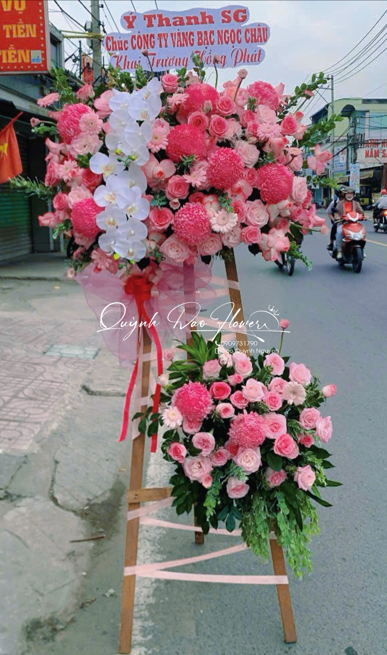 Kệ khai trương hoa Hồng mix lan hồ điệp giả