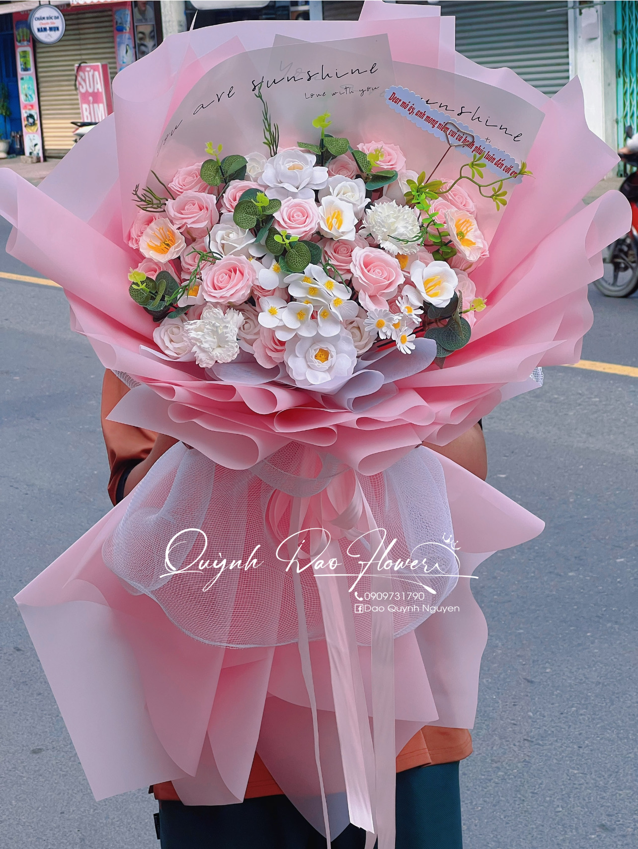 Bó hoa sáp mix thủ Đức màu hồng 