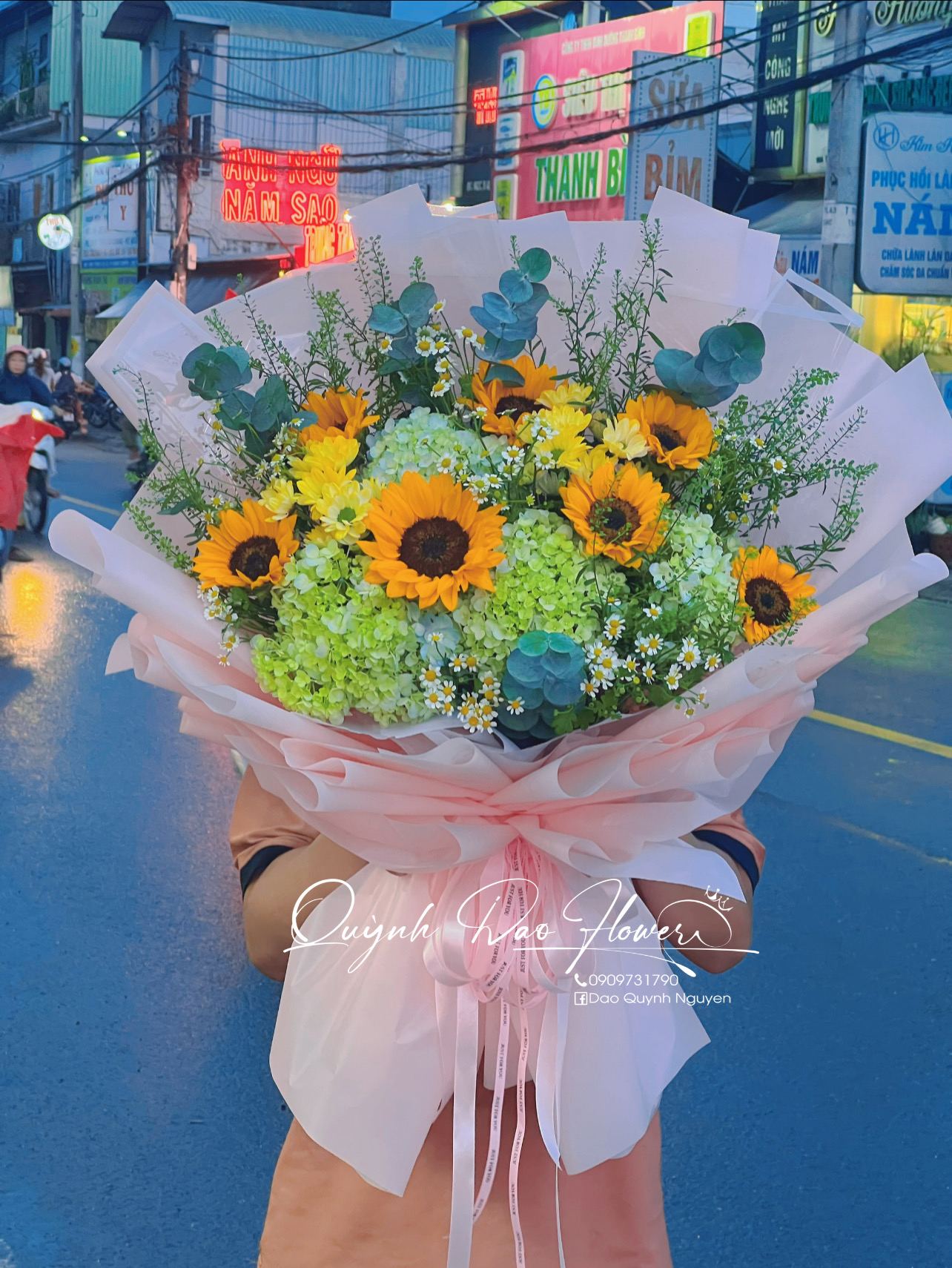 Bó hoa Cẩm Tú cầu mix hướng dương khổng lồ