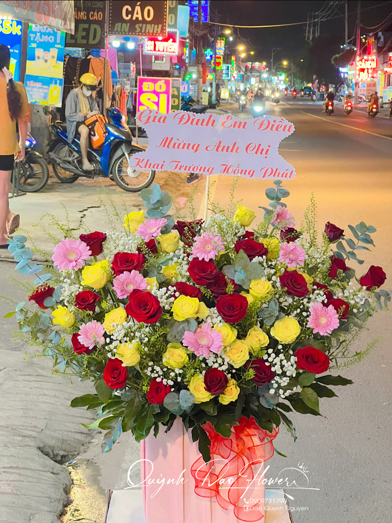 Giỏ hoa tặng khai trương cho người tuổi tý 