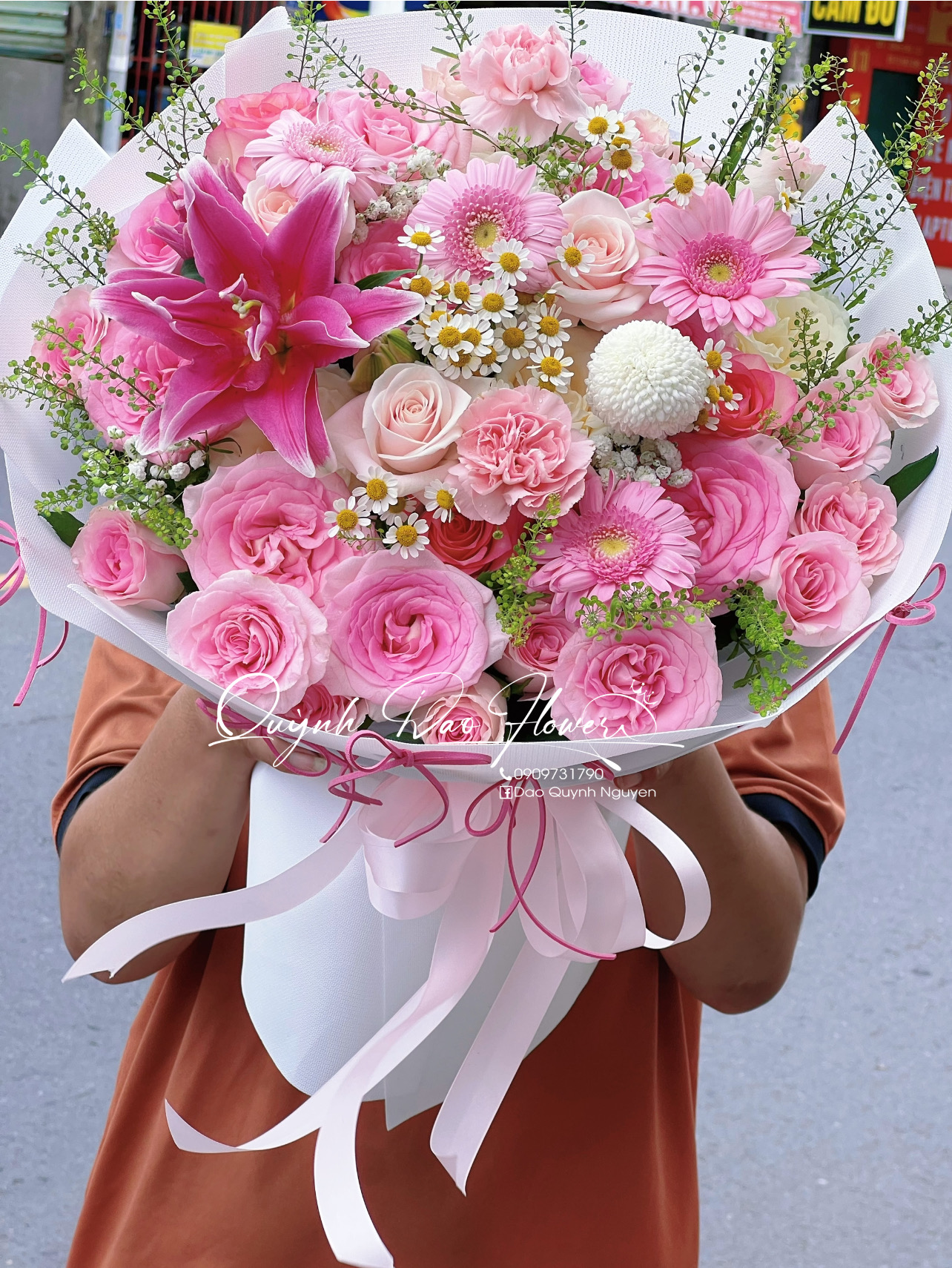 Bó hoa ly kép khổng lồ