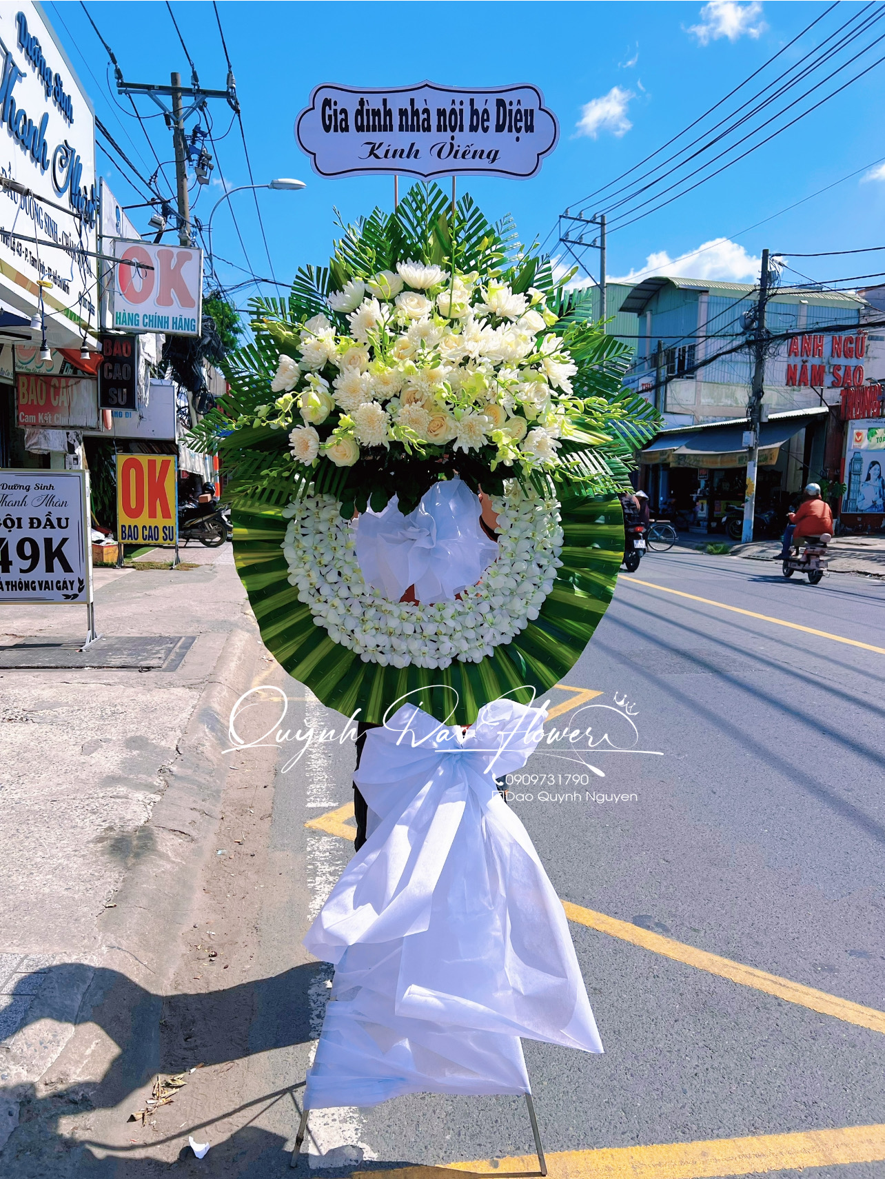 Hoa viếng quận 2
