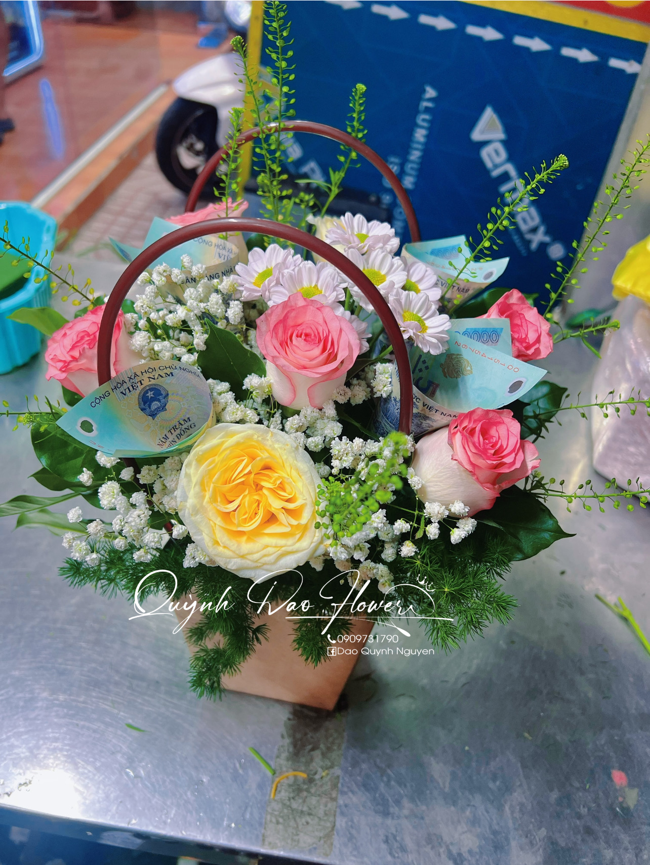 Giỏ hoa tươi mix tiền