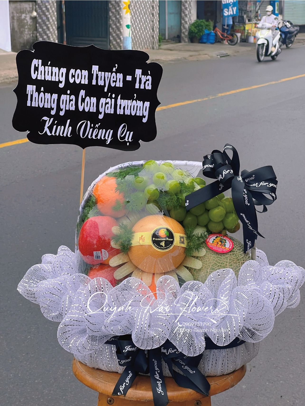 Giỏ trái cây ngon, viếng đám tang