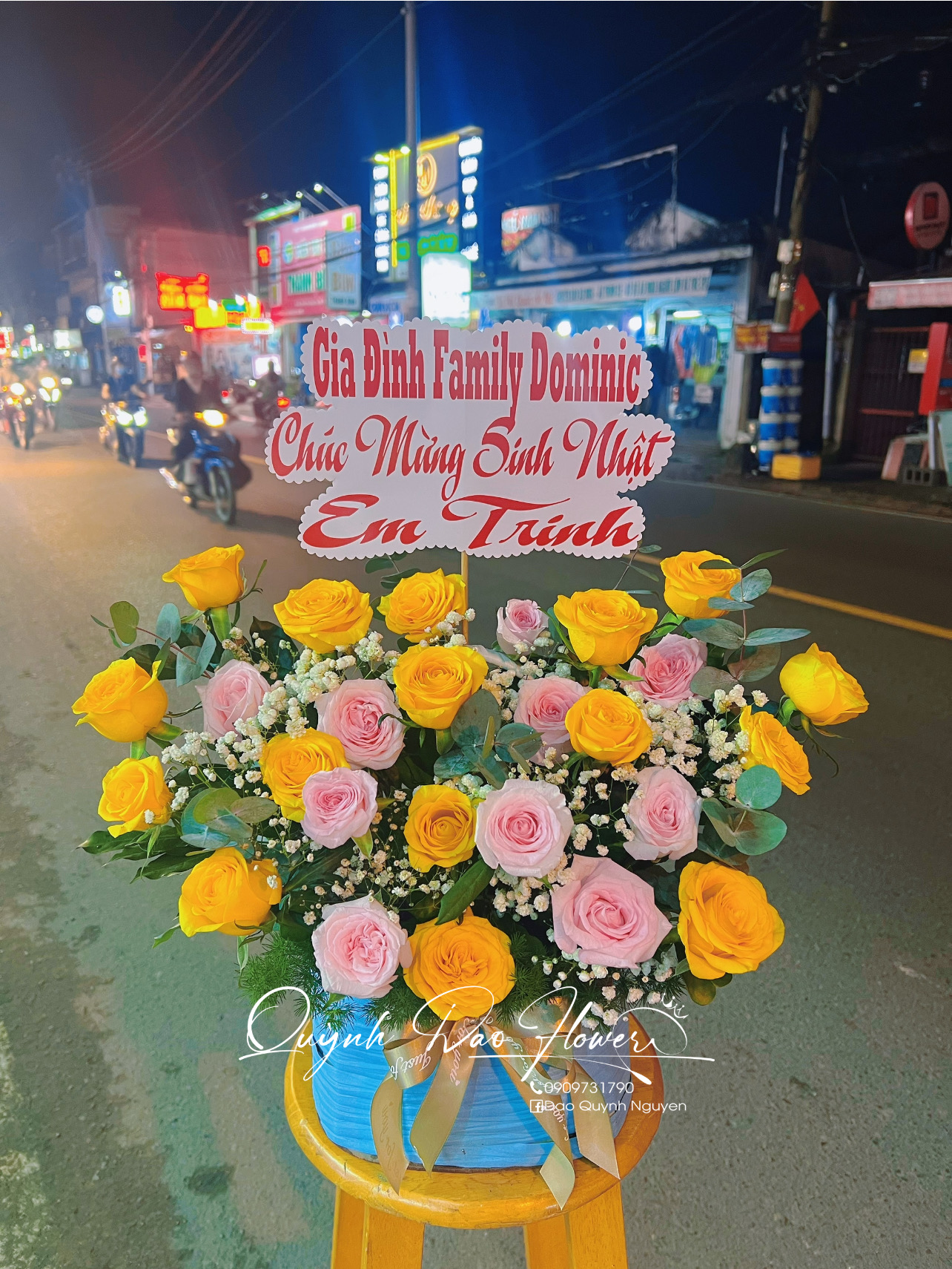Giỏ hoa hồng vàng mix hoa hồng 
