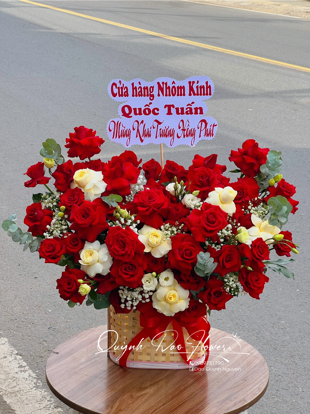 Lẵng hoa khai trương gần An Phú