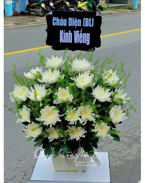 Giỏ hoa cúc trắng viếng 